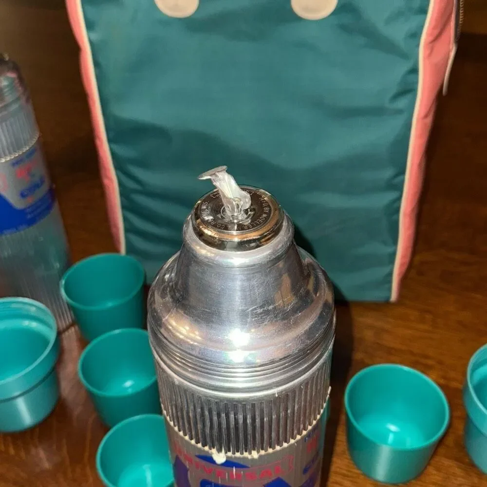 VINTAGE 1950S UNIVERSAL LANDERS FRARY & CLARK PICNIC SET 2 THERMOSES & SNACK BOX